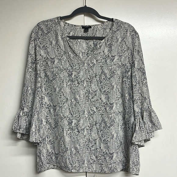 Ann Taylor Tops - Ann Taylor Top 3/4 Ruffled Sleeve with Snakeskin Pattern